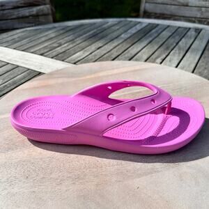 New Classic Crocs Flip Flops Taffy Pink Unisex Mens 12 Sandal 207713-6SW Summer